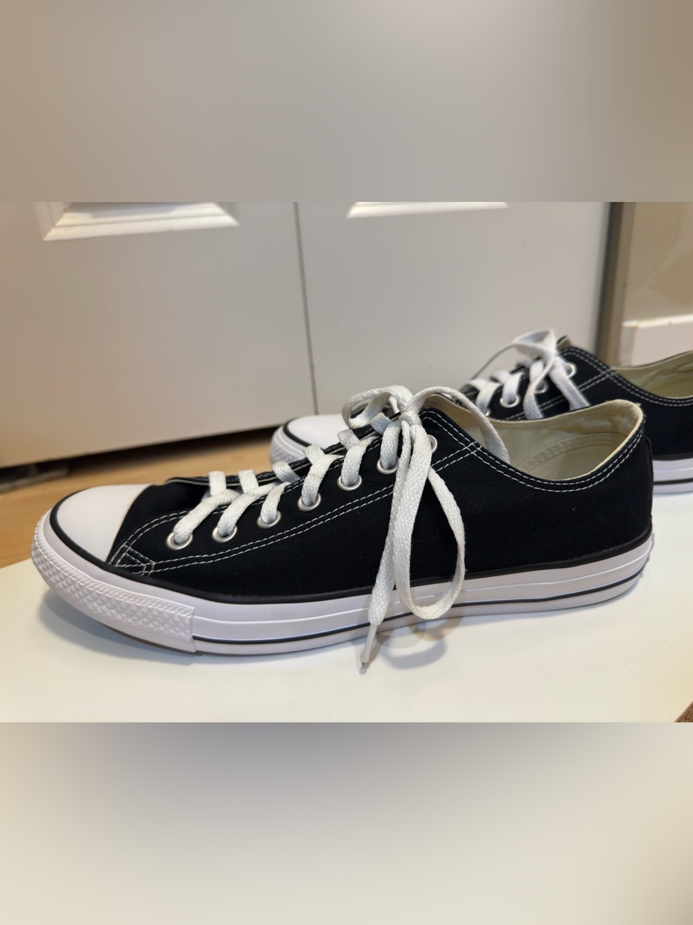Converse Chuck Taylor All Star Low Black Men's 10 / Women's 12 - Picture 2 of 7